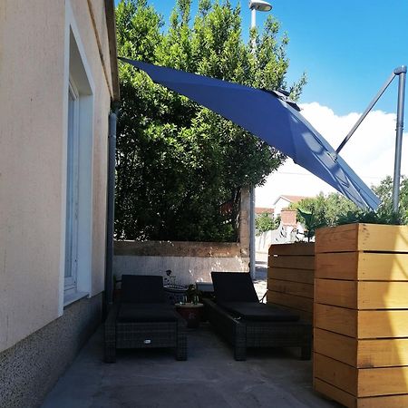 Haeuschen Am Meer Vodice Exterior photo