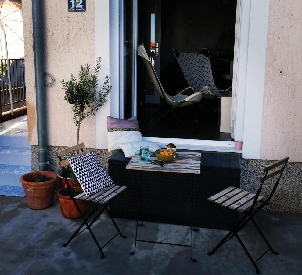 Haeuschen Am Meer Vodice Exterior photo
